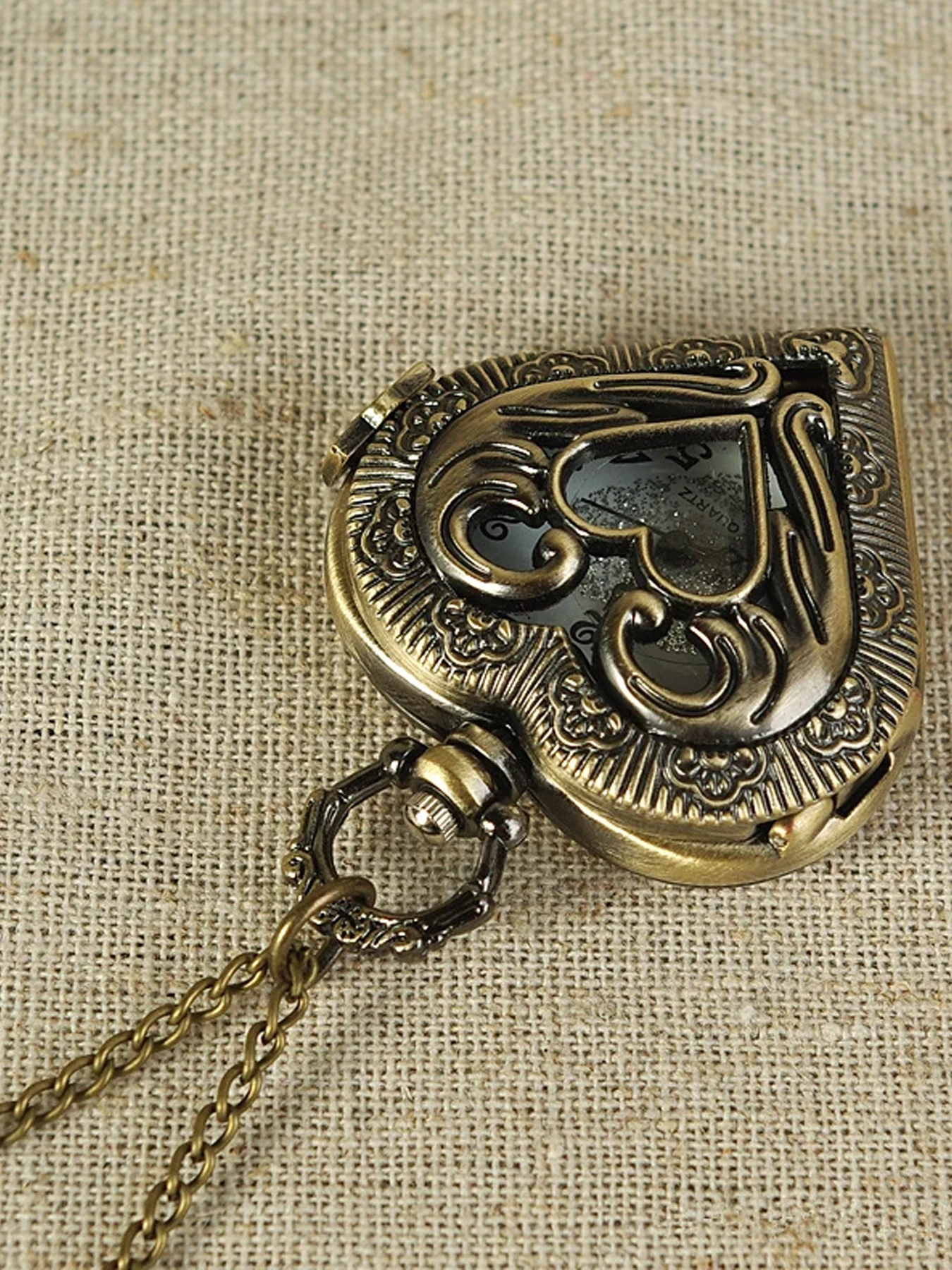 Vintage hollowed out heart-sha - Vintage Pocket Watch 评论和价格